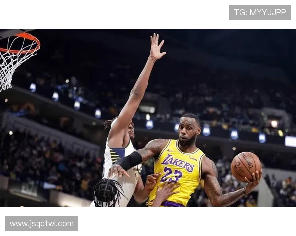 NBA最新动态：詹姆斯领衔湖人季前赛大胜 火箭新星闪耀全场